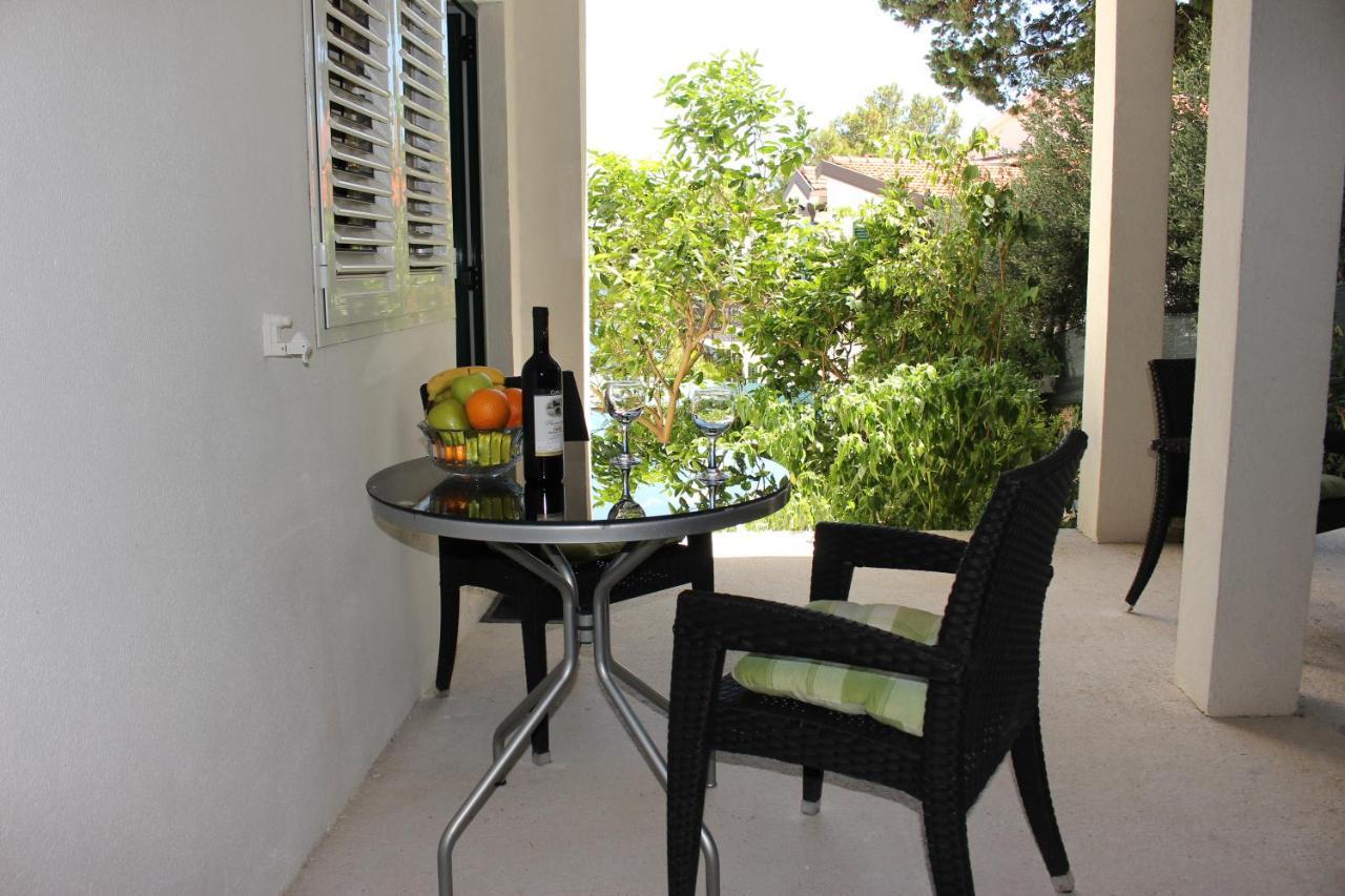 Zorana Apartment Mimice Exterior photo
